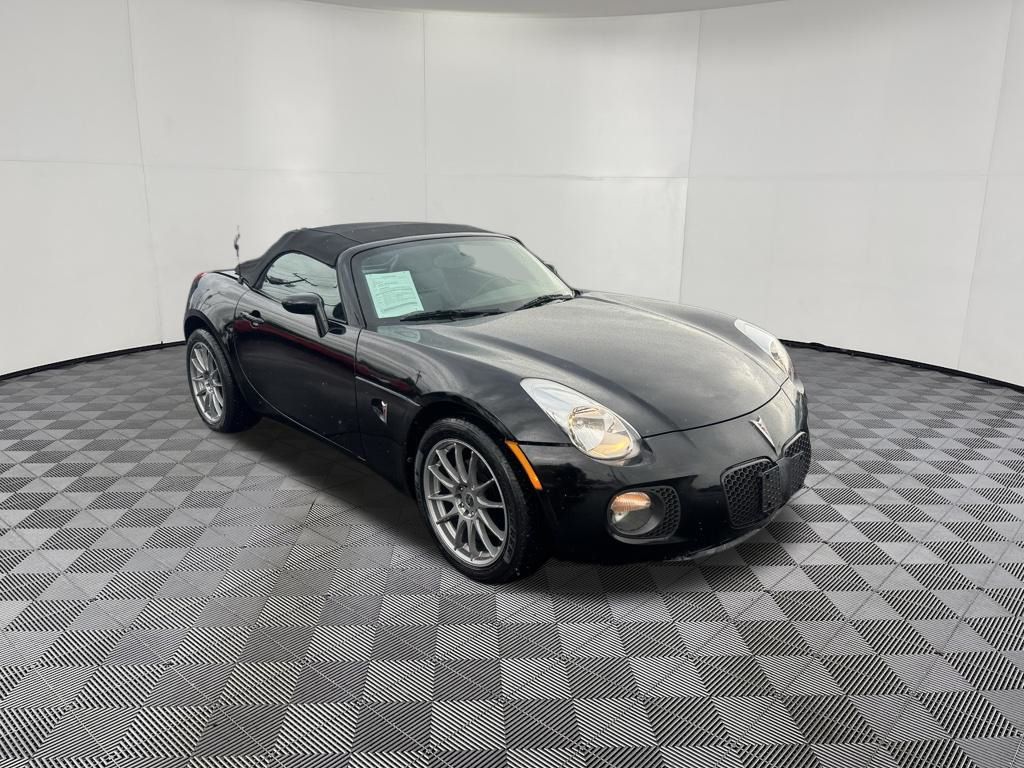 2007 Pontiac Solstice view 2