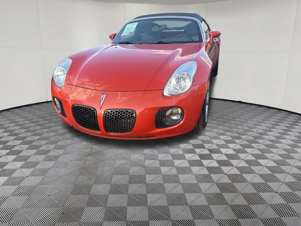 2008 Pontiac Solstice view 2