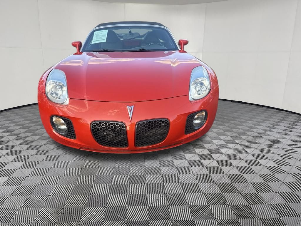 2008 Pontiac Solstice view 3
