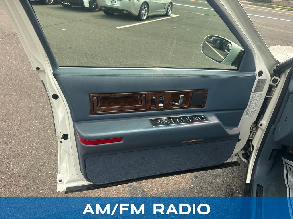 1995 Cadillac Fleetwood - Photo 10