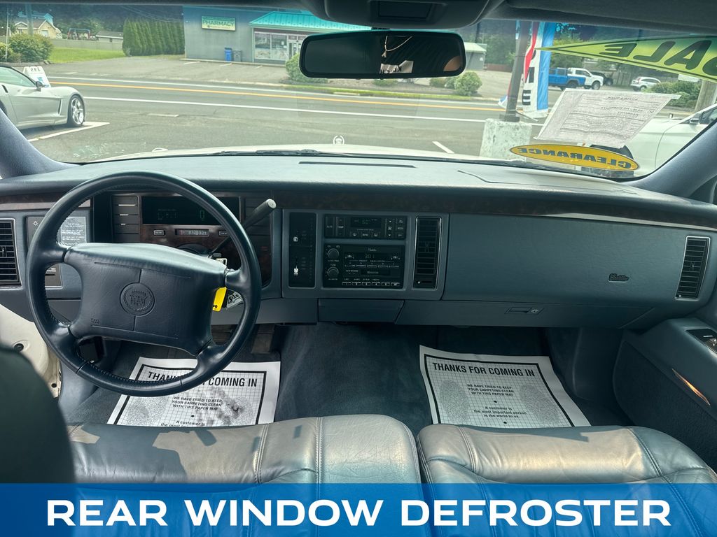 1995 Cadillac Fleetwood - Photo 12