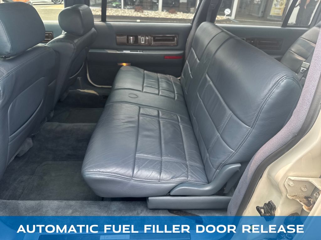 1995 Cadillac Fleetwood - Photo 20