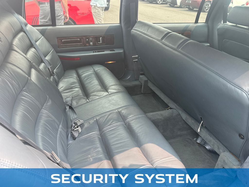 1995 Cadillac Fleetwood - Photo 27