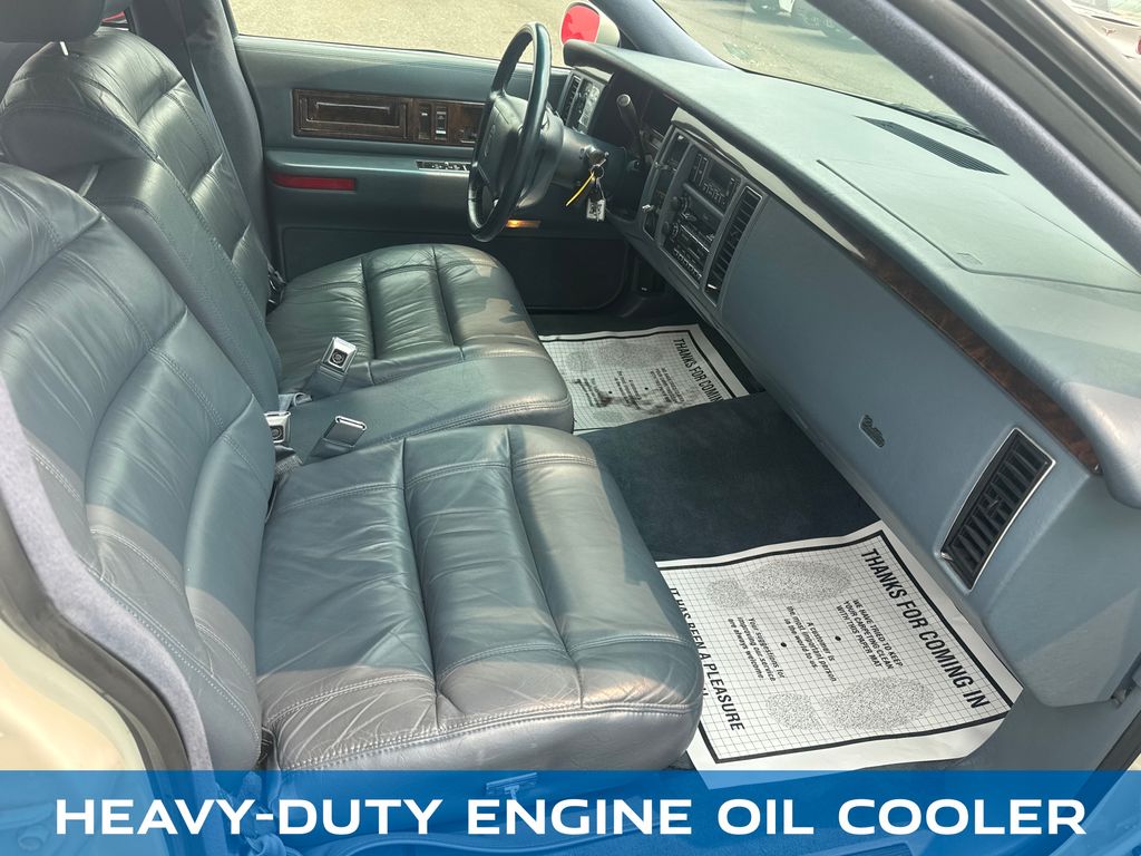 1995 Cadillac Fleetwood - Photo 29