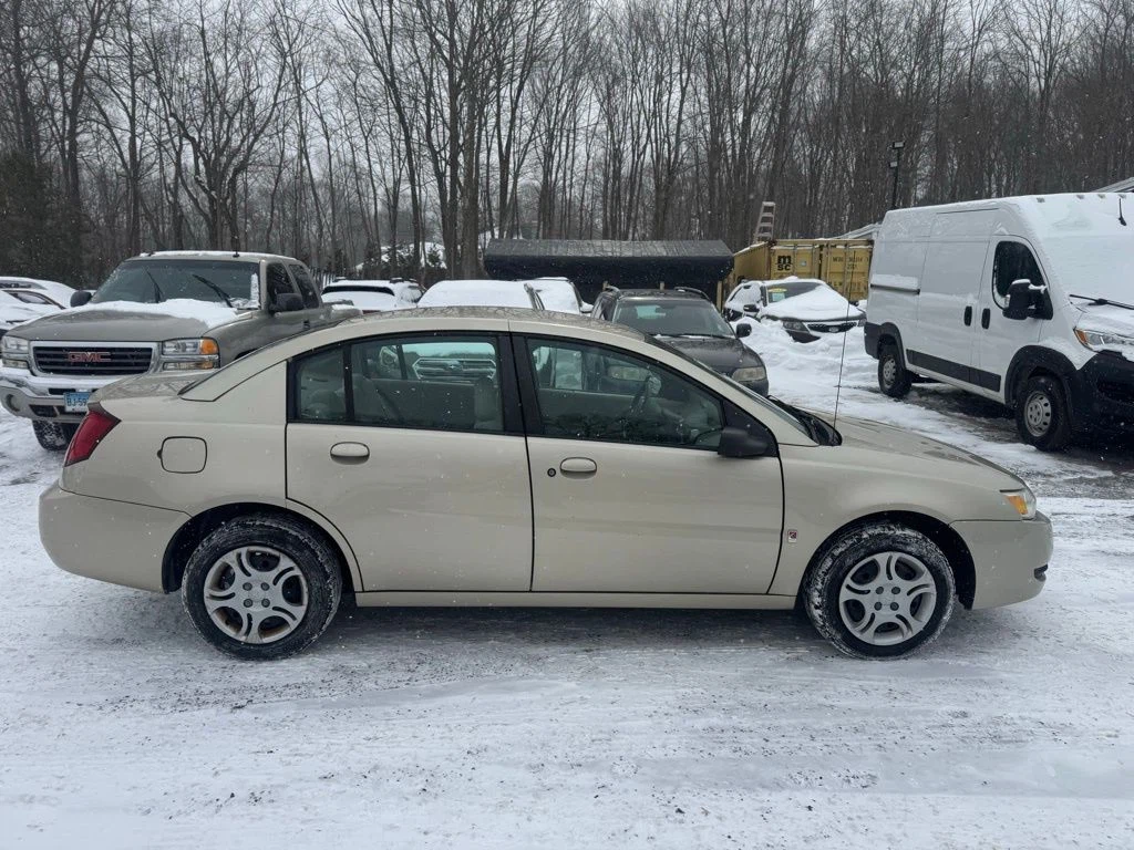 2004 Saturn ION view 4