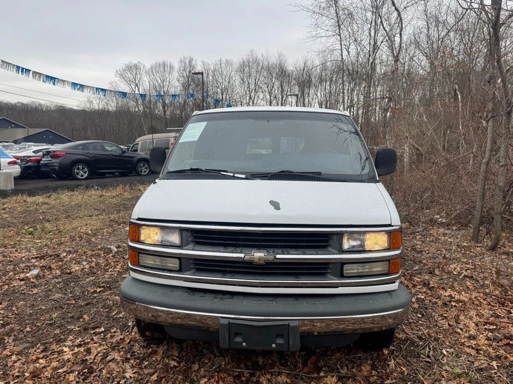 2000 Chevrolet Express Van G3500 view 2