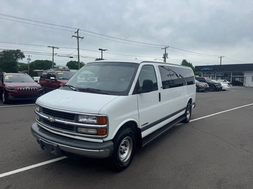 2000 Chevrolet Express Van G3500 view 3