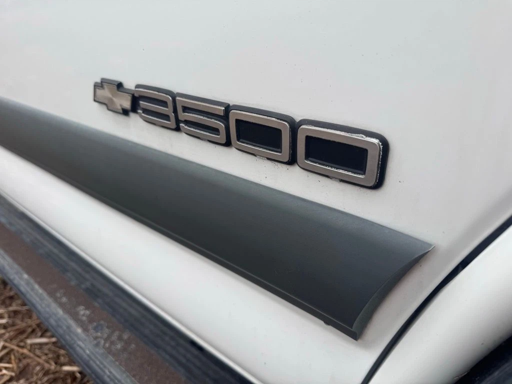 2000 Chevrolet Express Van G3500 view 4