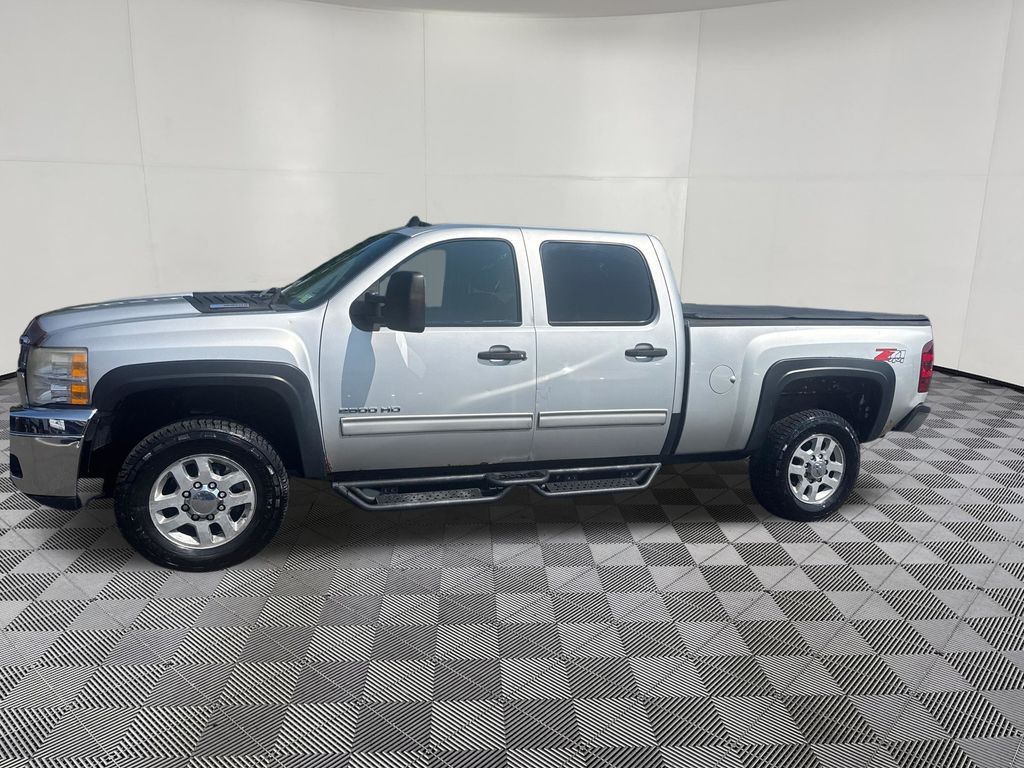 2011 Chevrolet Silverado 2500HD view 2