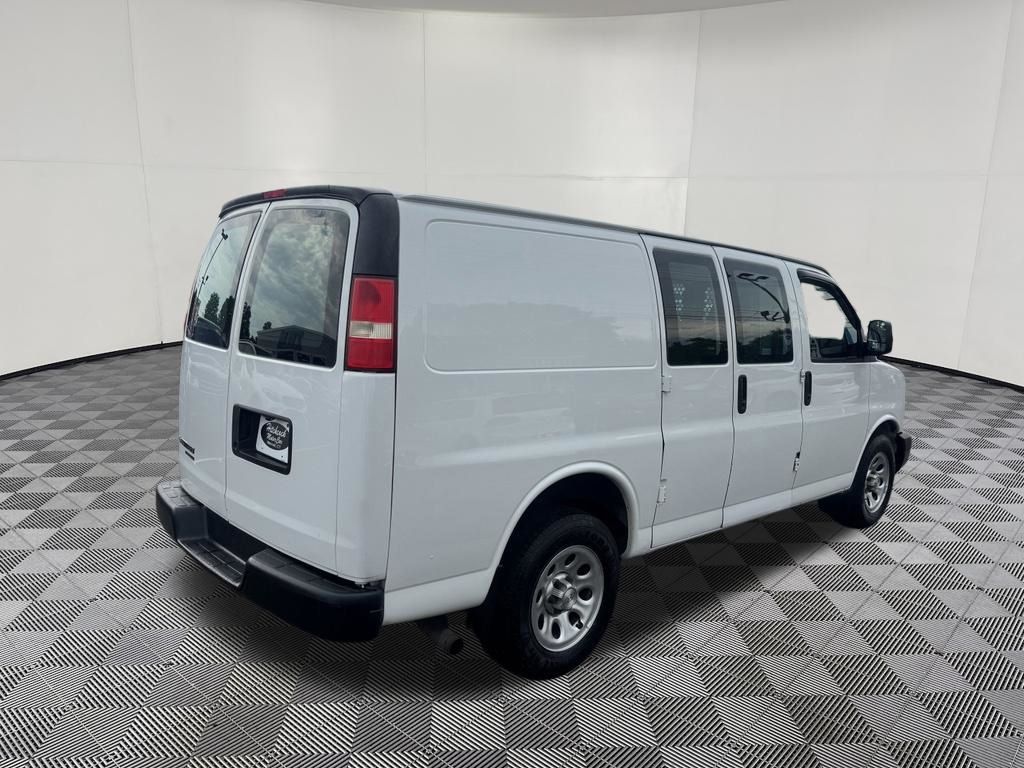 2014 Chevrolet Express 1500 view 5