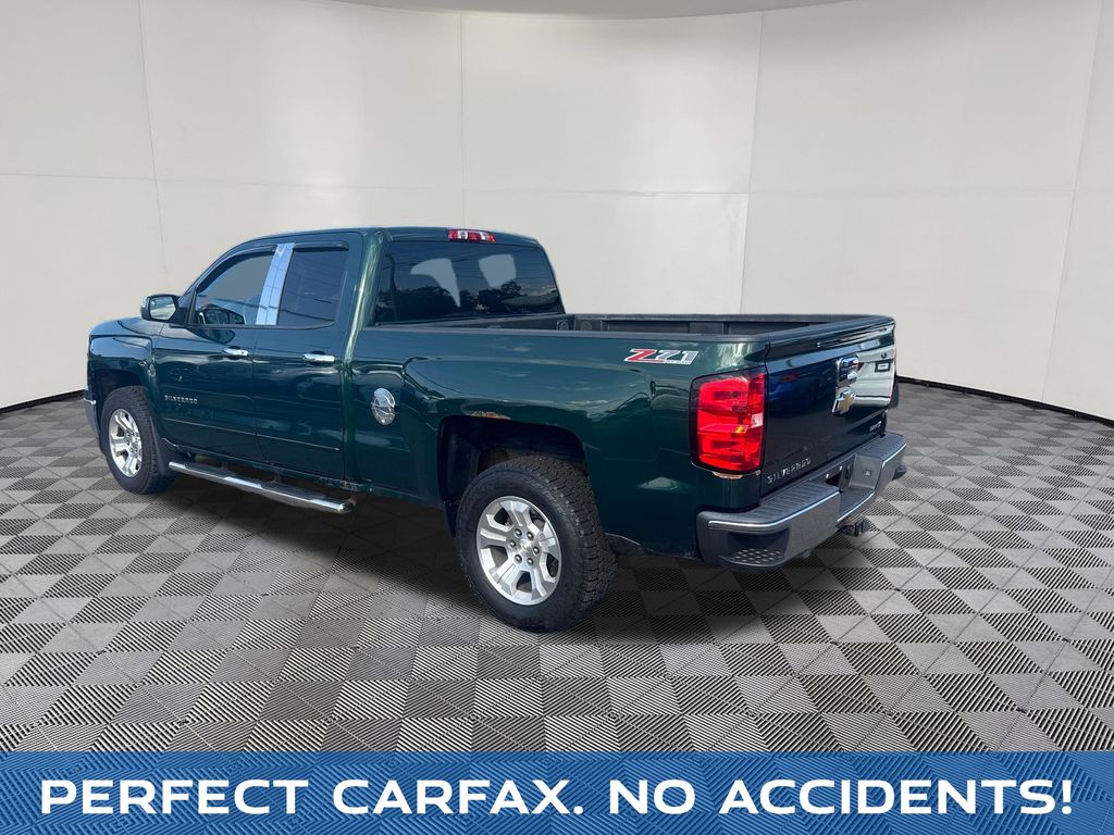 2015 Chevrolet Silverado 1500 view 3