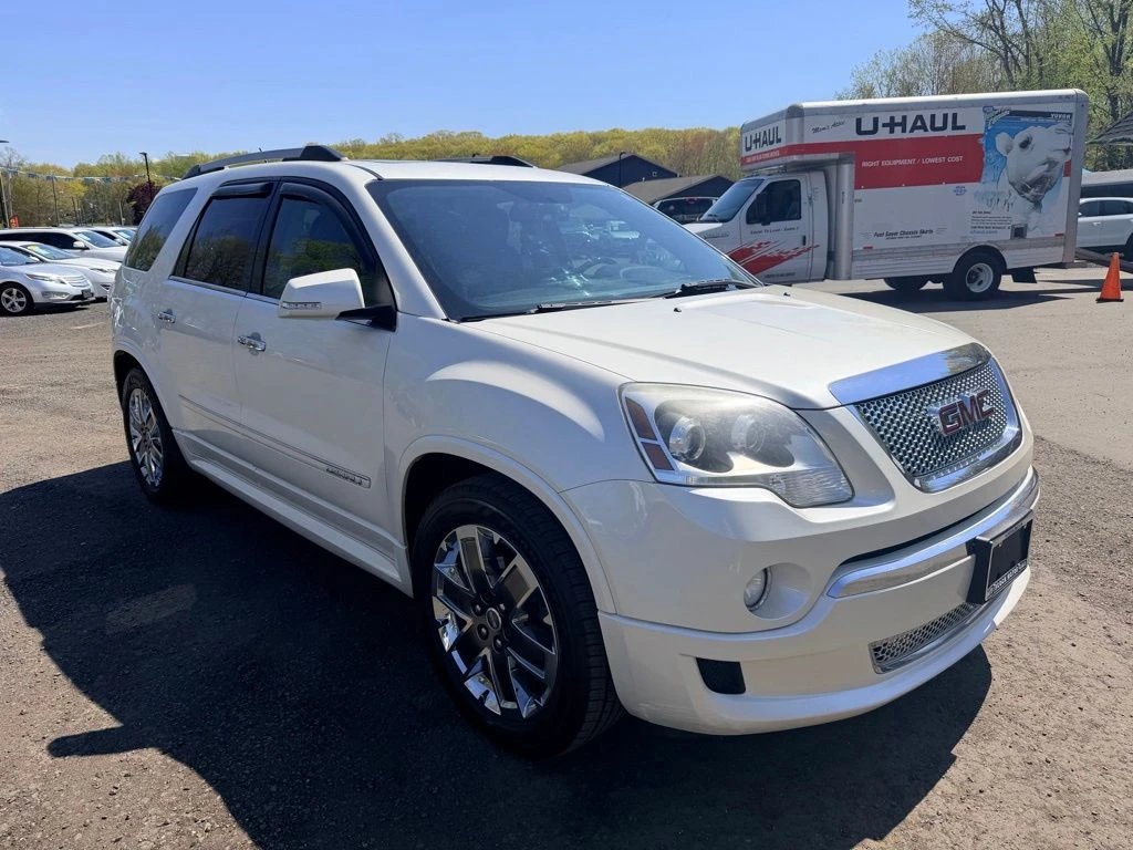 2011 GMC Acadia view 2