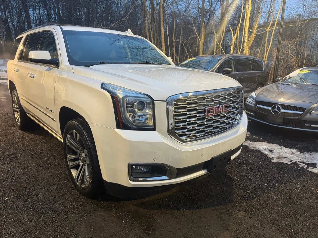 2019 GMC Yukon view 2