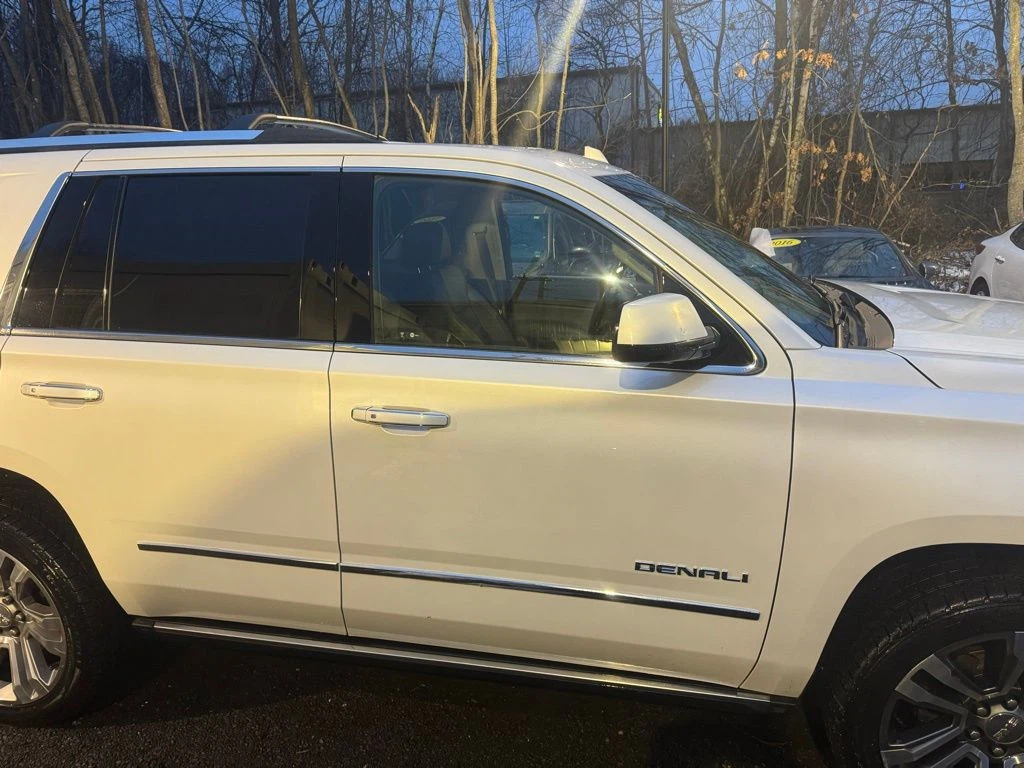 2019 GMC Yukon view 4