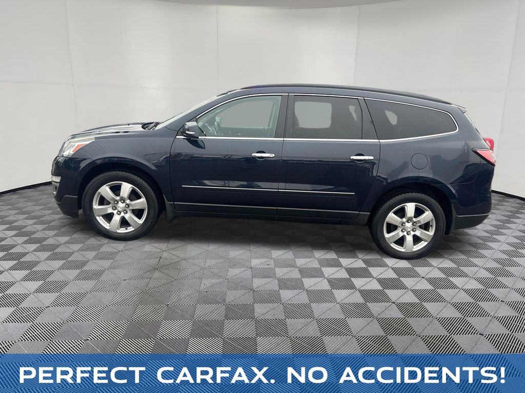 2016 Chevrolet Traverse view 2
