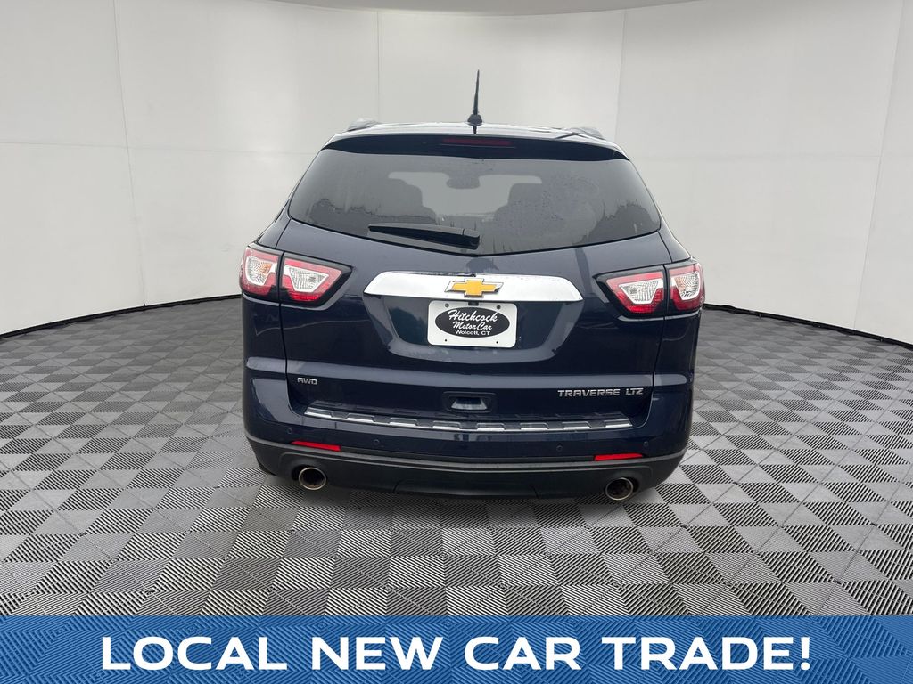 2016 Chevrolet Traverse view 4