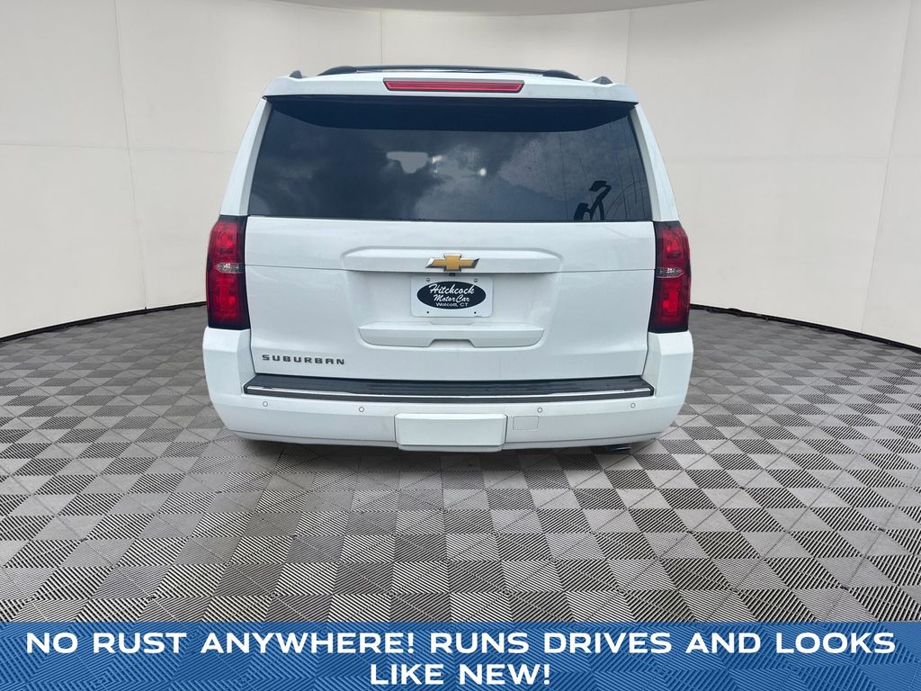 2015 Chevrolet Suburban view 4