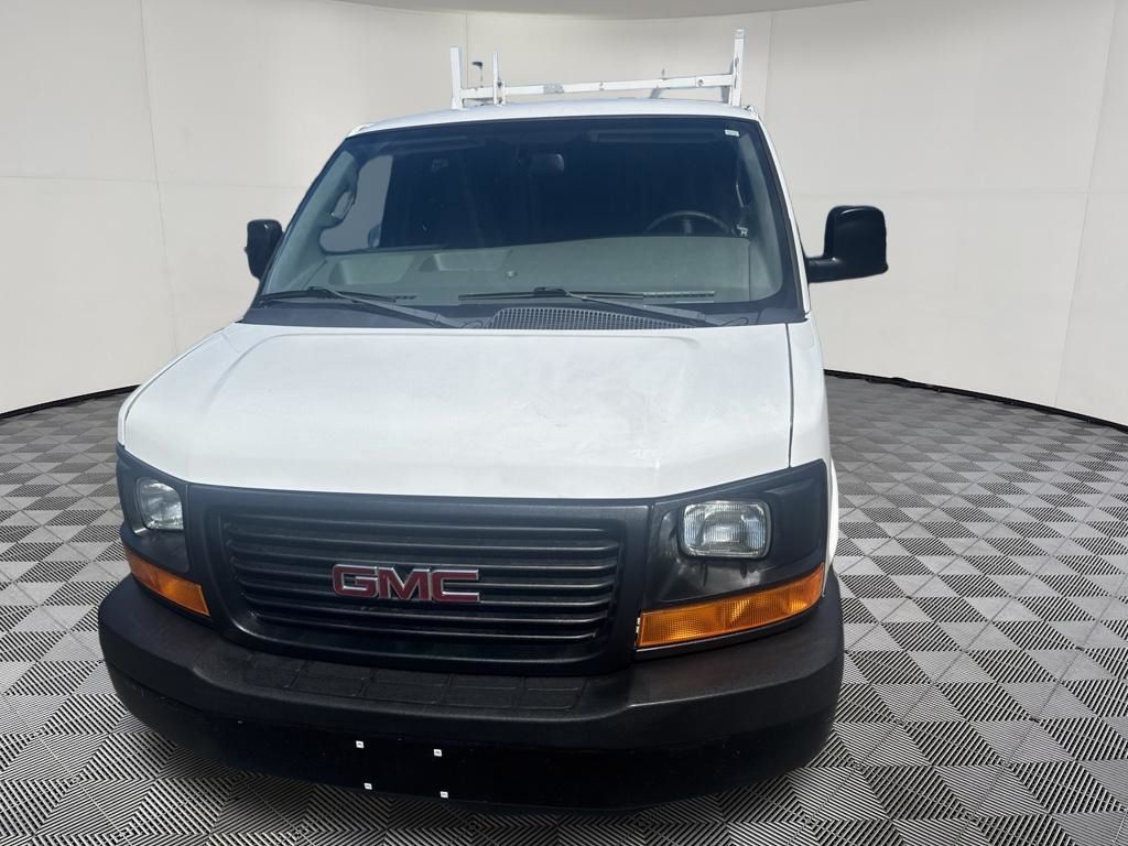 2016 GMC Savana 3500 view 3