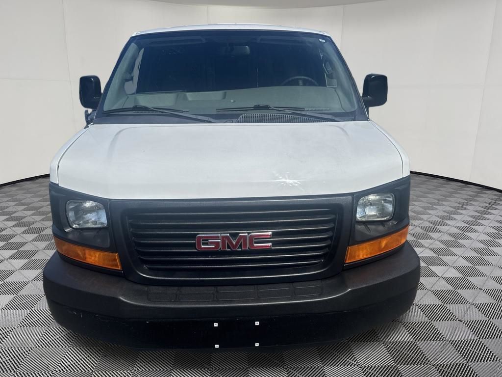 2016 GMC Savana 3500 view 4