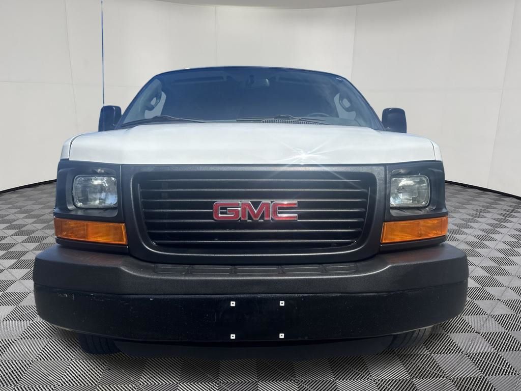 2016 GMC Savana 3500 view 5