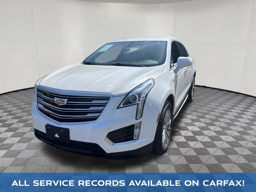 2017 Cadillac XT5 view 2