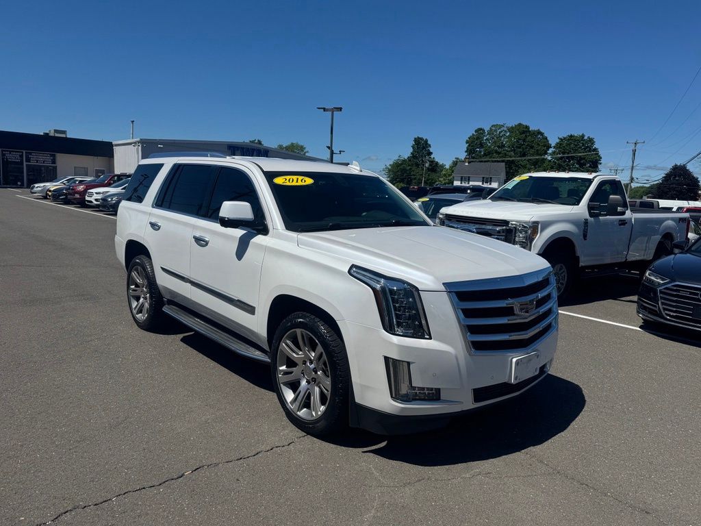 2016 Cadillac Escalade view 3