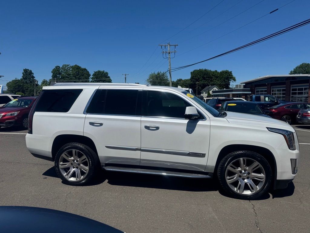2016 Cadillac Escalade view 4