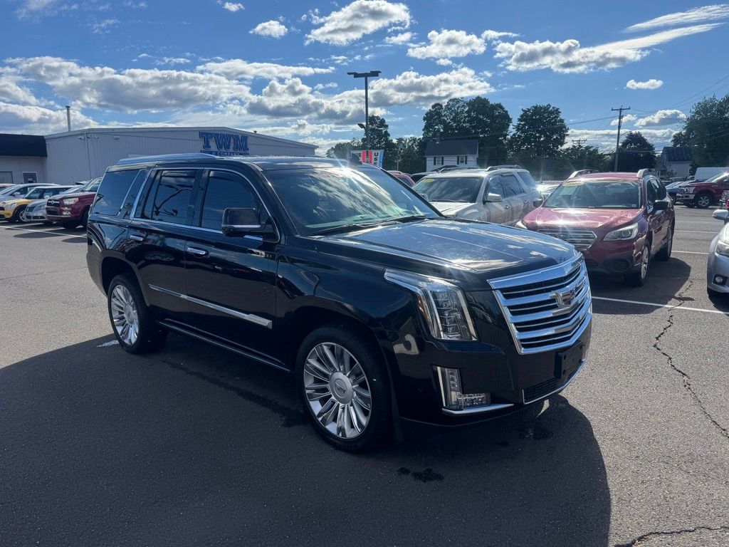2018 Cadillac Escalade view 3