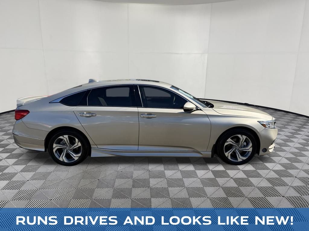 2020 Honda Accord view 4