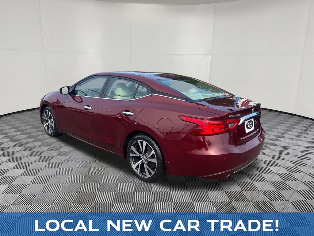 2017 Nissan Maxima view 3