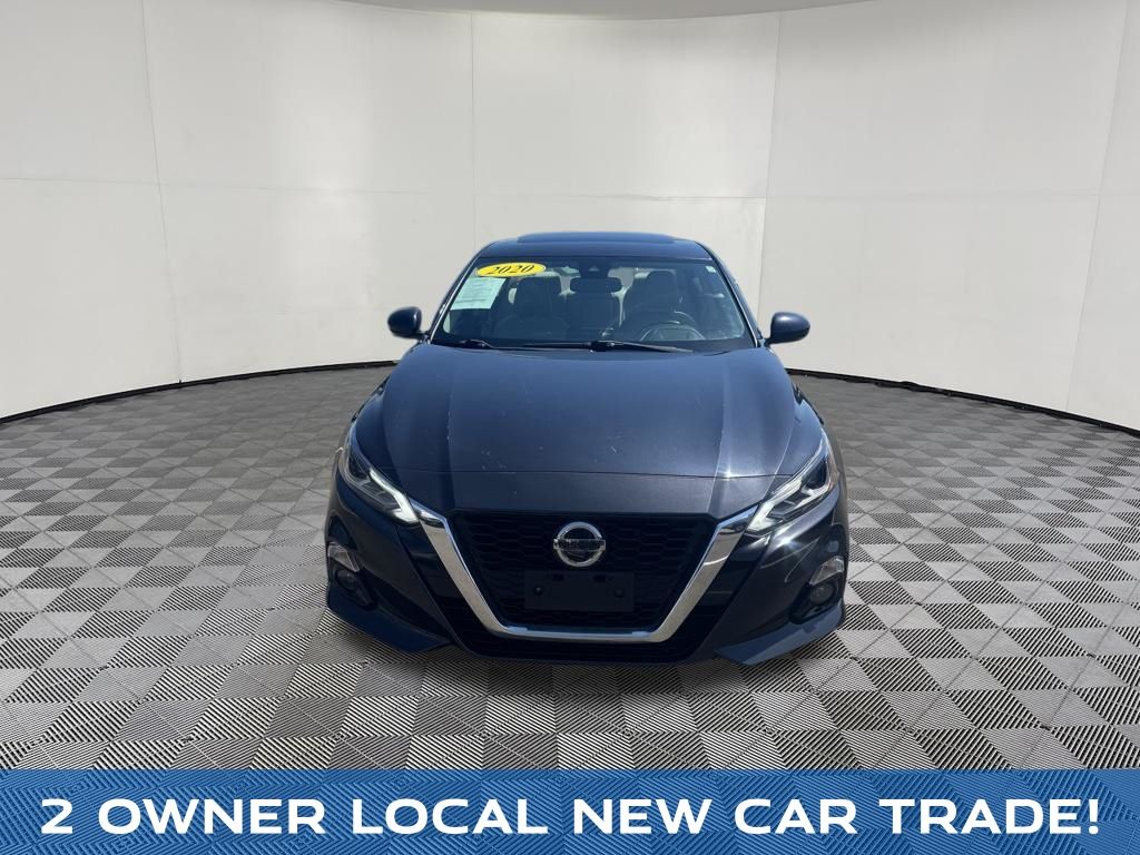 2020 Nissan Altima view 2