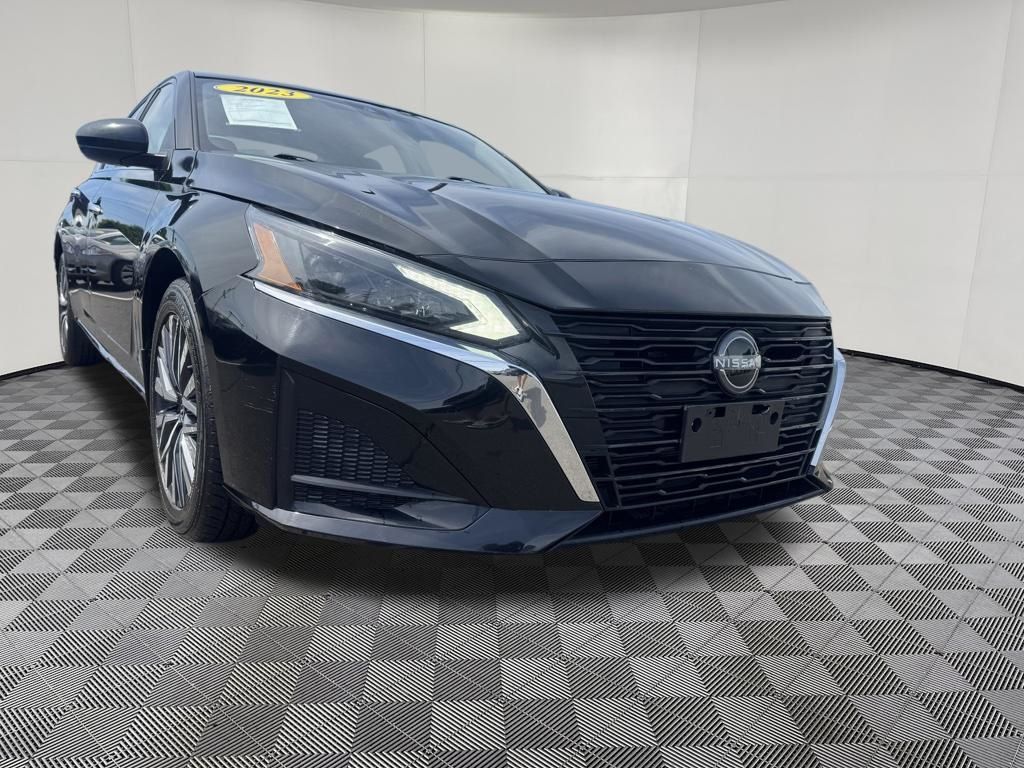 2023 Nissan Altima SV - Photo 11
