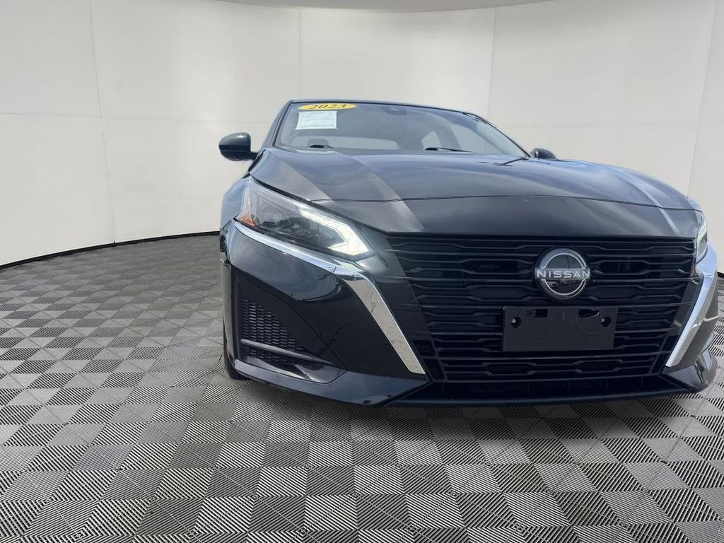 2023 Nissan Altima SV - Photo 12