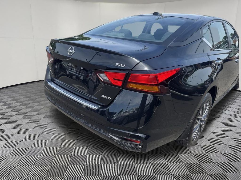 2023 Nissan Altima SV - Photo 13