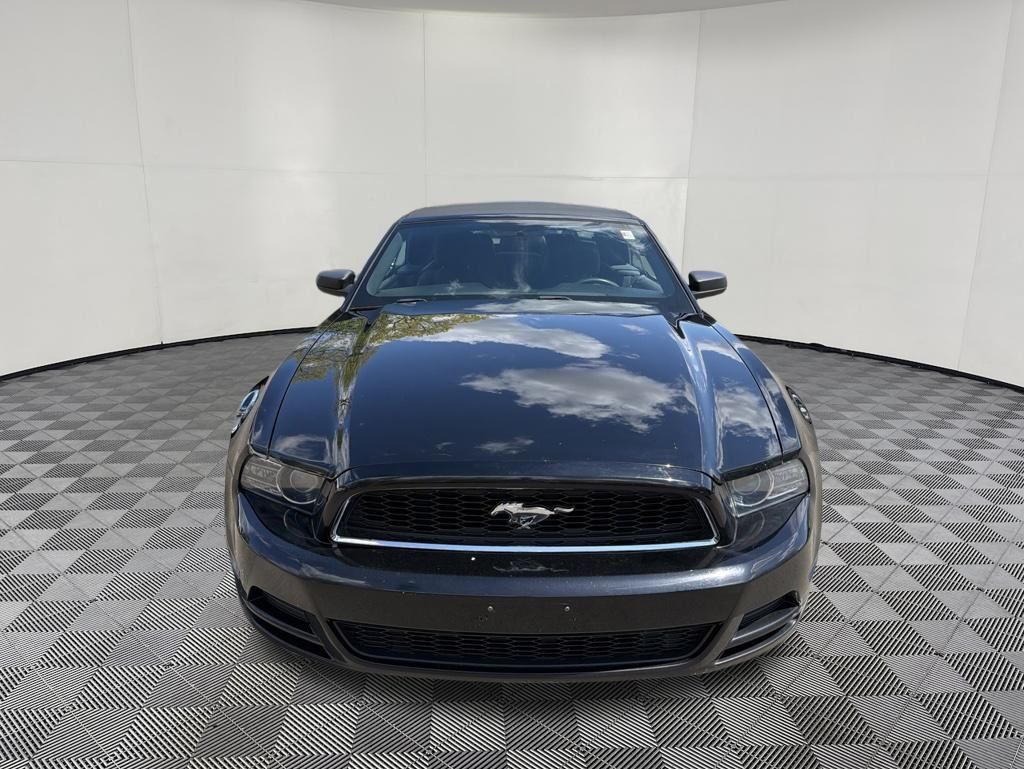 2014 Ford Mustang view 2