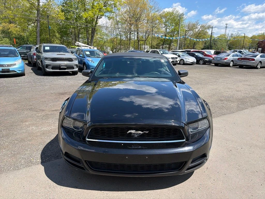 2014 Ford Mustang view 2