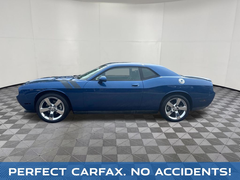2009 Dodge Challenger view 2