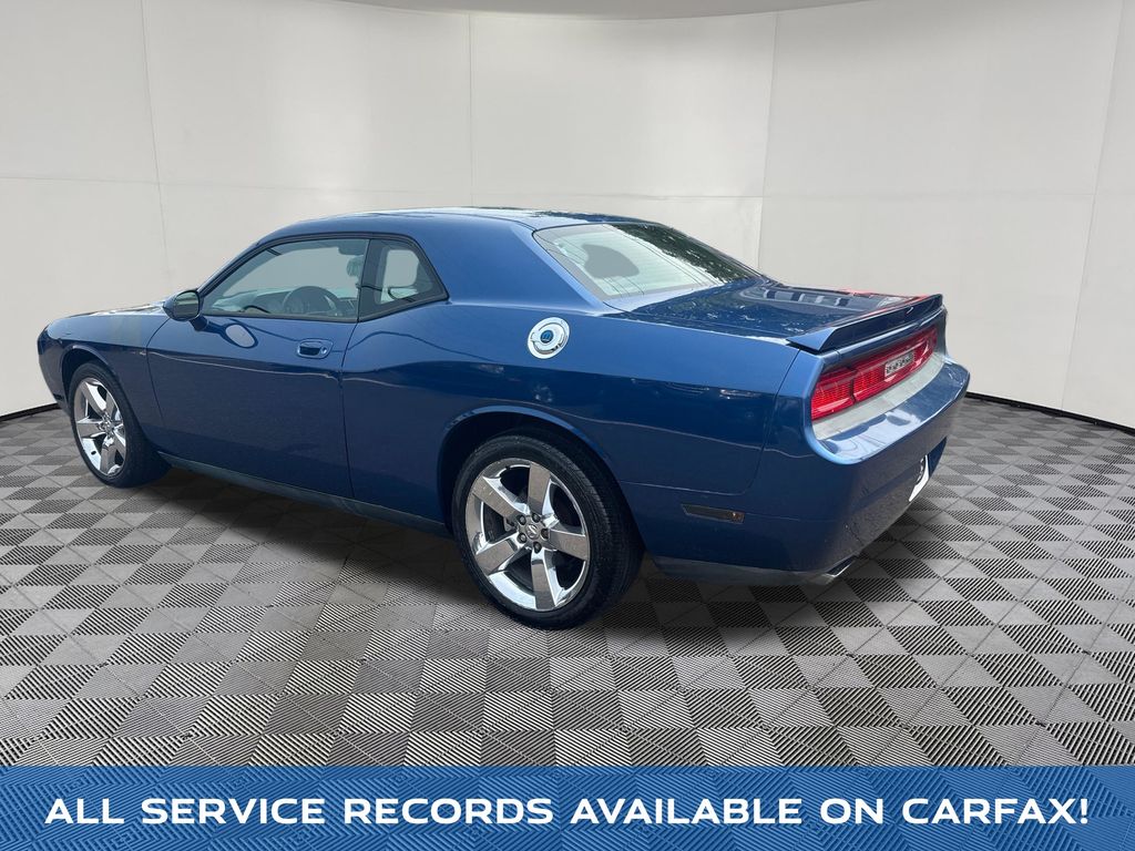 2009 Dodge Challenger view 3