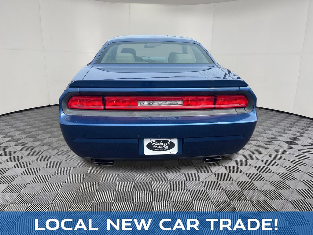 2009 Dodge Challenger view 4