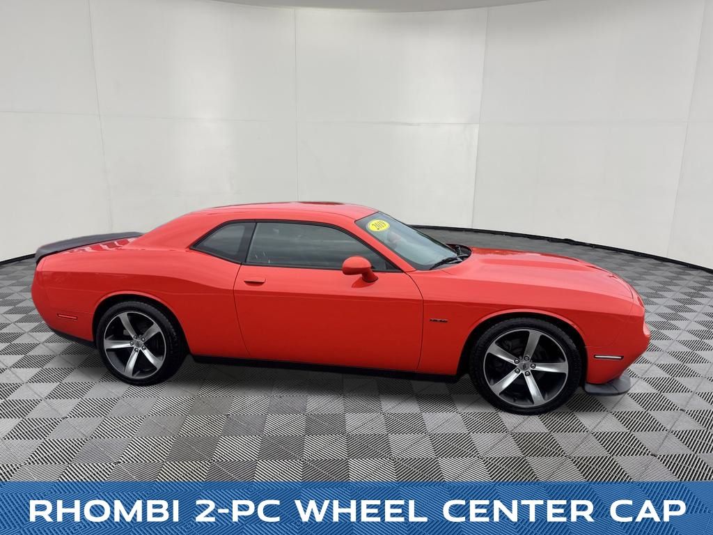 2019 Dodge Challenger view 4