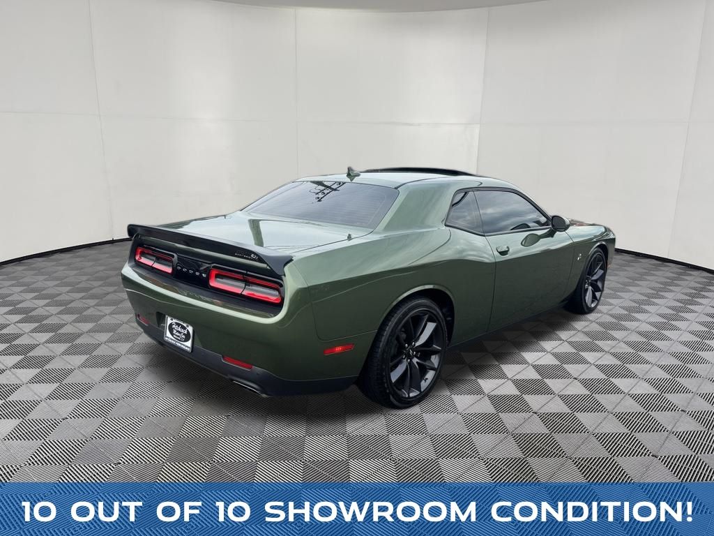 2019 Dodge Challenger view 5