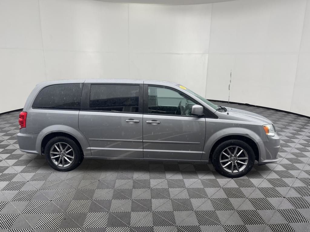 2015 Dodge Grand Caravan view 4