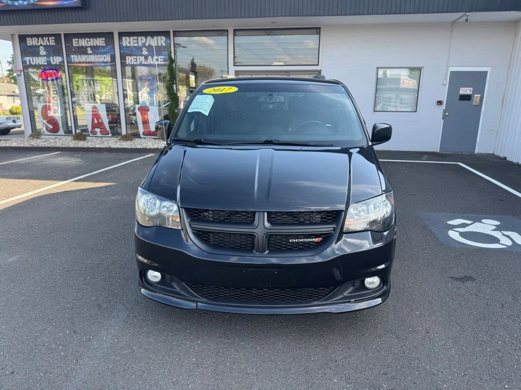 2017 Dodge Grand Caravan view 2