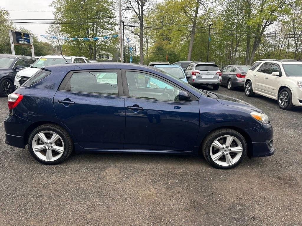 2009 Toyota Matrix view 4