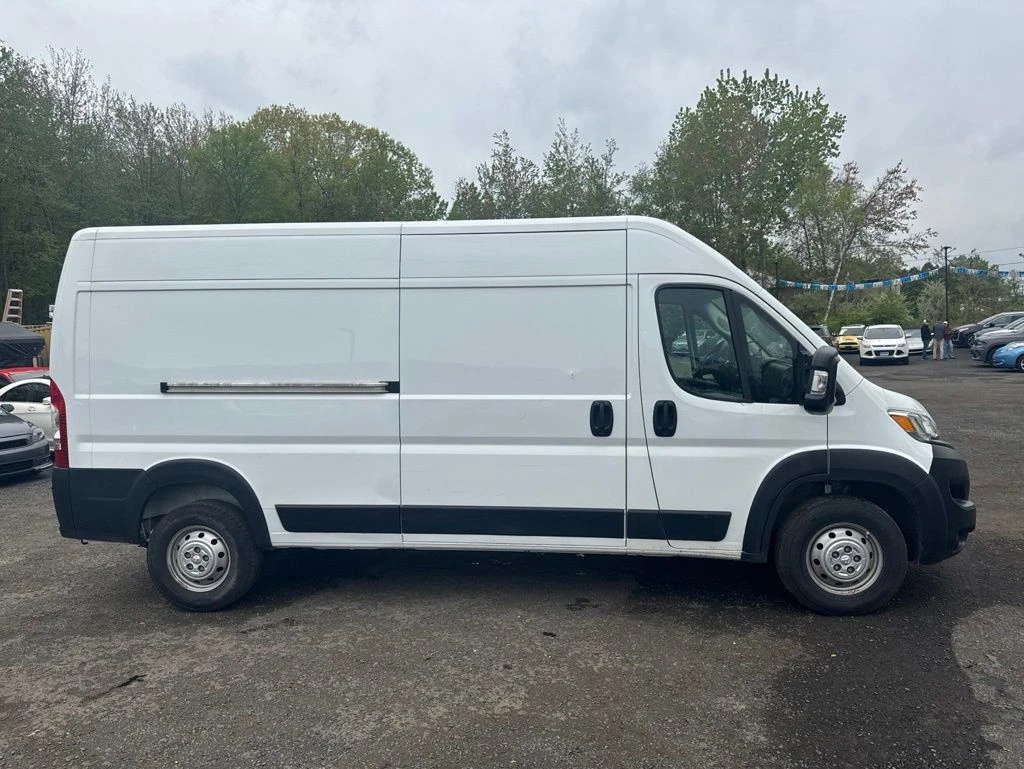 2023 Ram ProMaster 2500 view 3