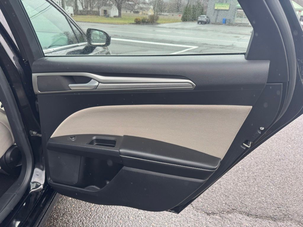 2018 Ford Fusion Hybrid S - Photo 29