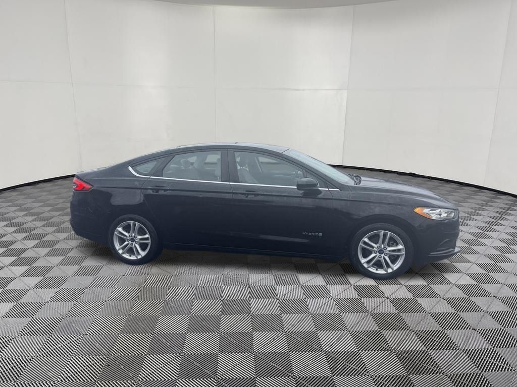 2018 Ford Fusion Hybrid view 4