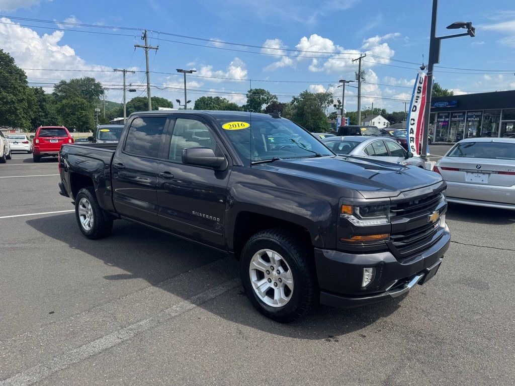 2016 Chevrolet Silverado 1500 view 3