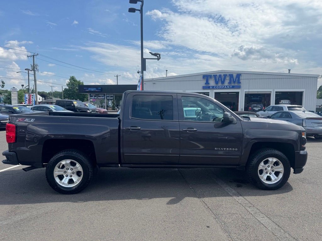 2016 Chevrolet Silverado 1500 view 4