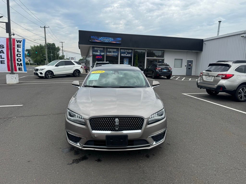 2019 Lincoln MKZ view 2